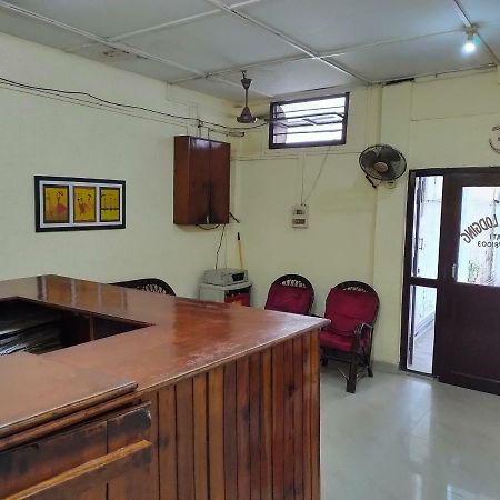 Chandrupal Lodging Guwahati Bagian luar foto